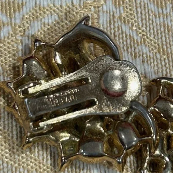 CROWN TRIFARI Pat Pend Gold Ribbon Rhinestone EARRING - Picture 10 of 10